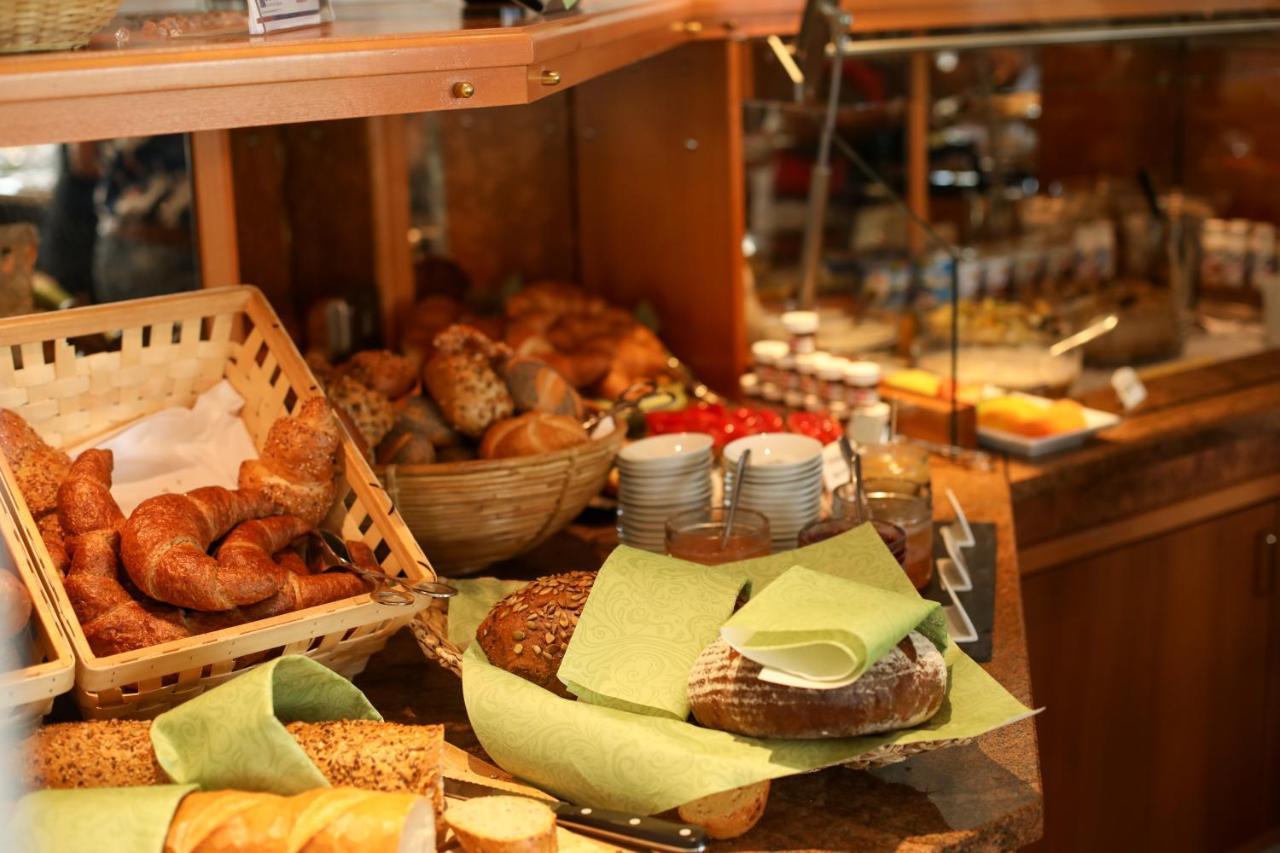 Landhotel Rügheim 외부 사진